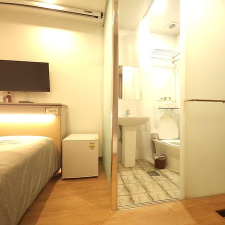 Oyo Hostel Myeongdong 2 Seúl Habitación foto