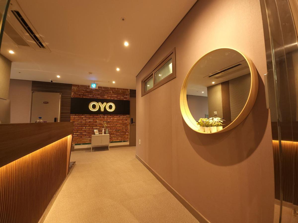 Oyo Hostel Myeongdong 2 Seúl Exterior foto