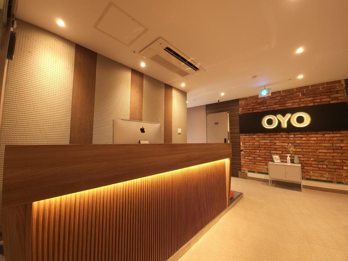 Oyo Hostel Myeongdong 2 Seúl Exterior foto