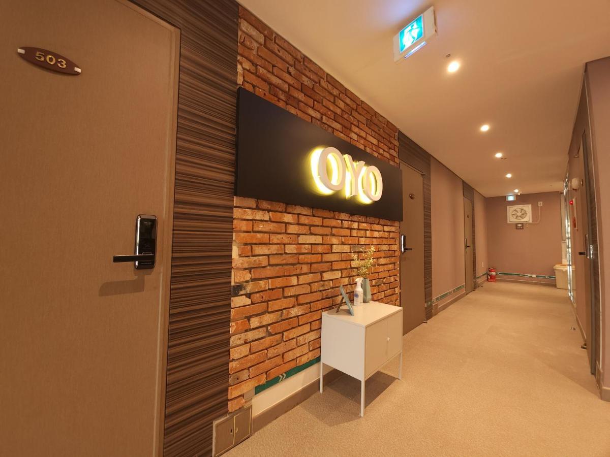 Oyo Hostel Myeongdong 2 Seúl Exterior foto