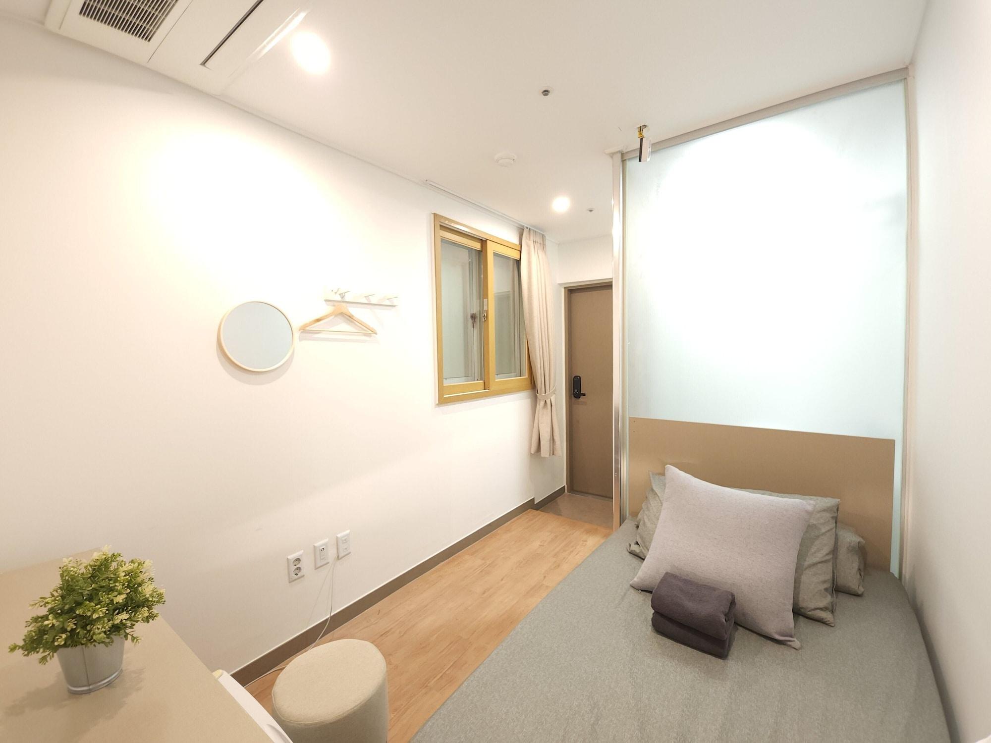 Oyo Hostel Myeongdong 2 Seúl Exterior foto