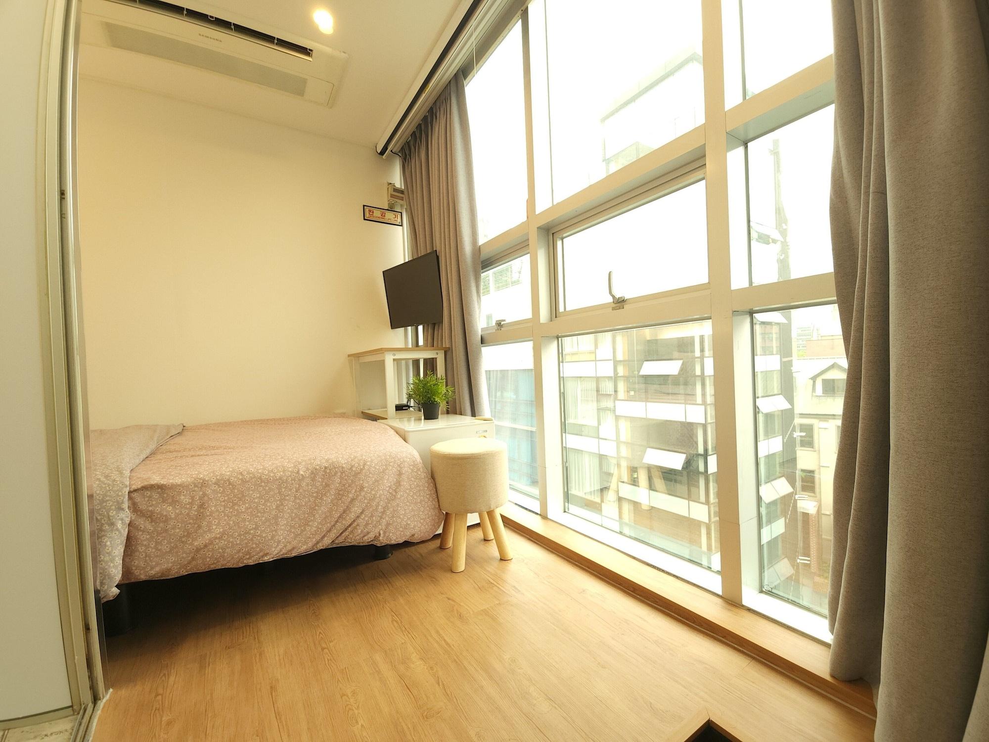 Oyo Hostel Myeongdong 2 Seúl Exterior foto